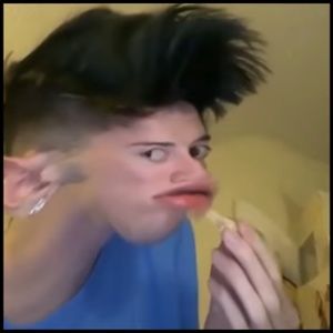 Meet your Posher, Karina